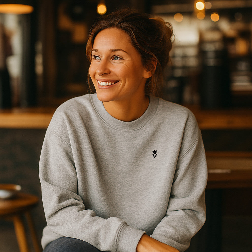 Noir Blossom Oversized Sweatshirt mit Stick