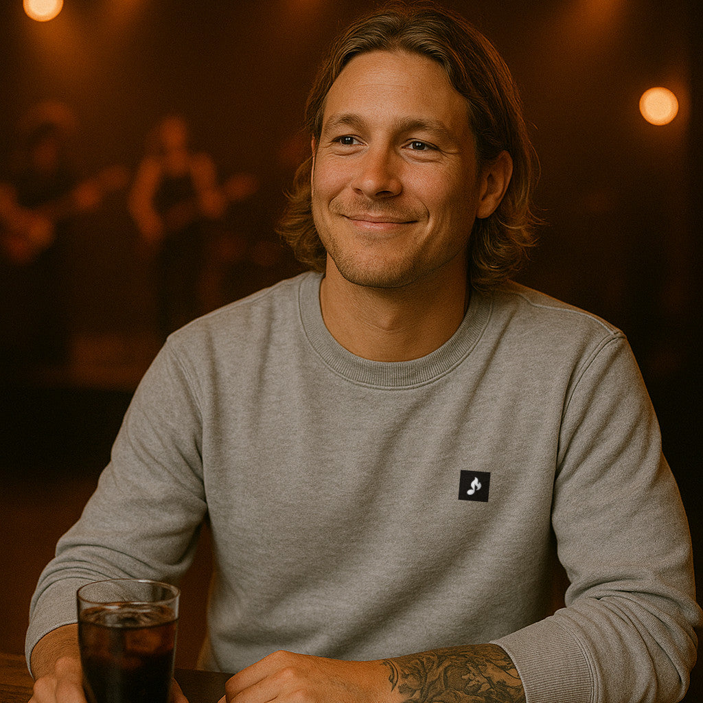 Sonaraé Iconic Sweatshirt mit Stick